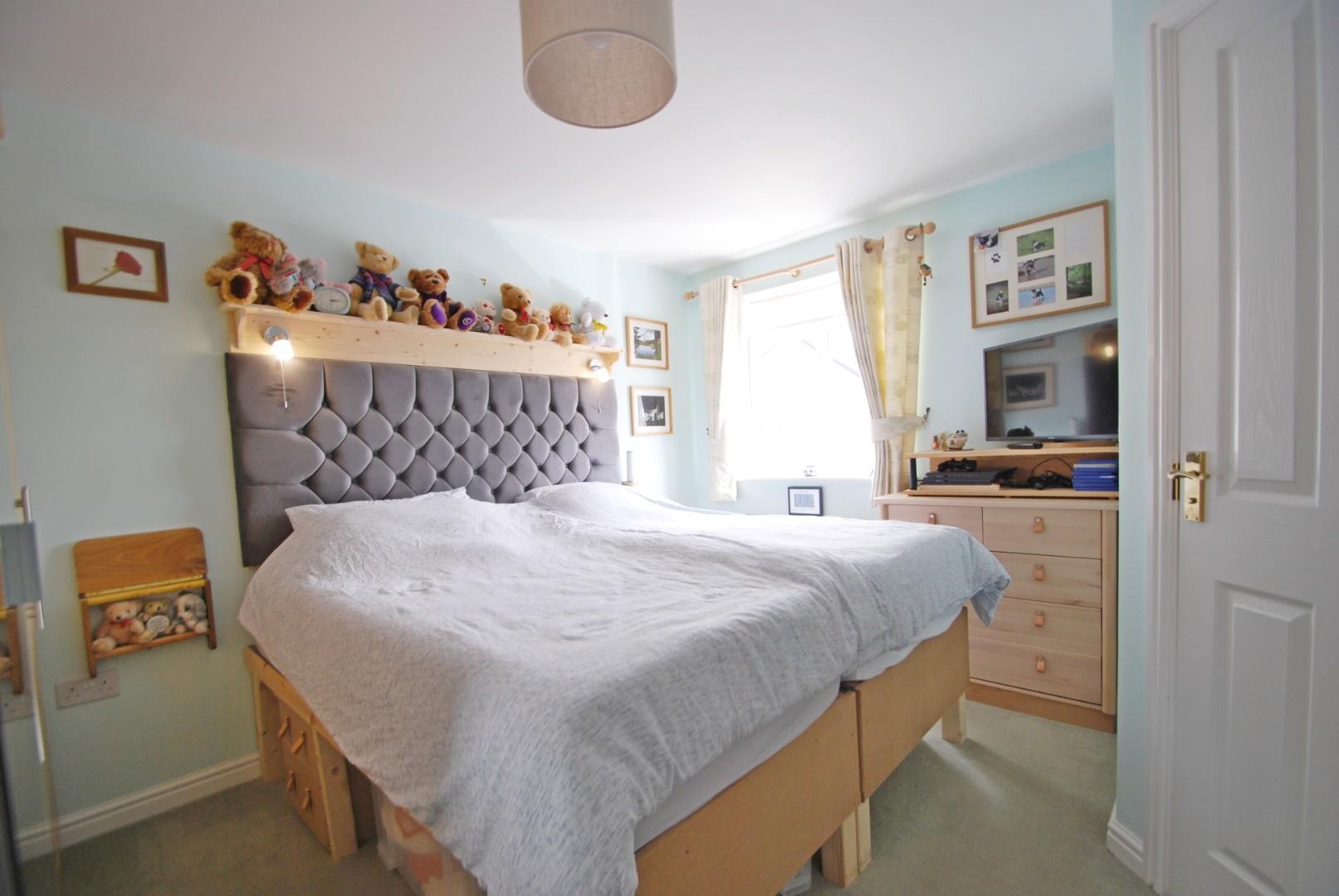 Kinross Avenue, Heywood Pearson Ferrier Estate Agents and Lettings Agents